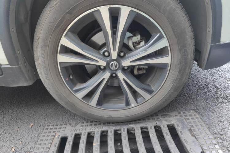Used Nissan X-Trail 2017 2.5L CVT Luxury Edition 4WD Right Front Wheel Hub