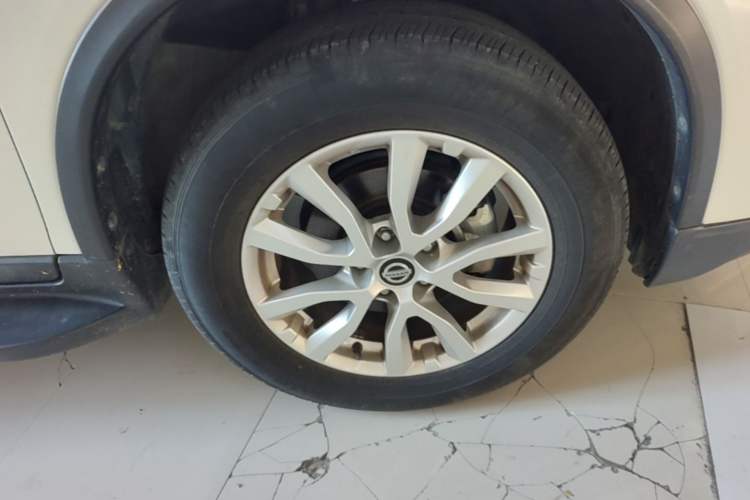 Used Nissan X-Trail 2017 2.0L CVT Comfort Edition 2WD Right Front Wheel Hub
