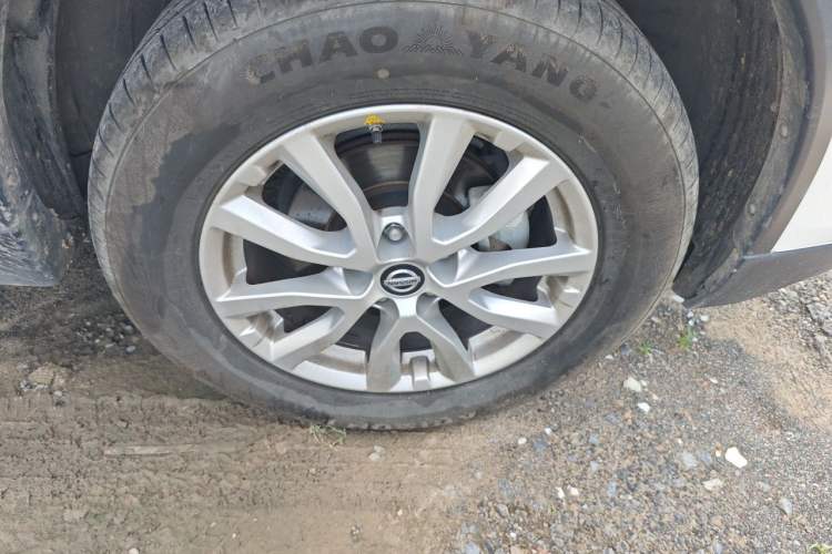 Used Nissan X-Trail 2017 2.0L CVT Comfort Edition 2WD Right Front Wheel Hub