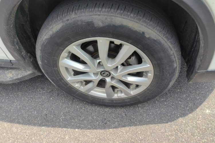 Used Nissan X-Trail 2017 2.0L CVT Comfort Edition 2WD Right Front Wheel Hub