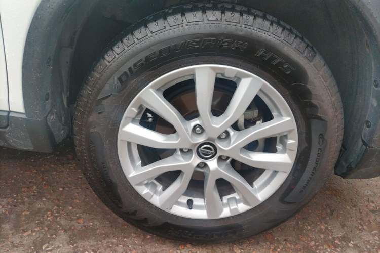 Used Nissan X-Trail 2017 2.0L CVT Comfort Edition 2WD Right Front Wheel Hub