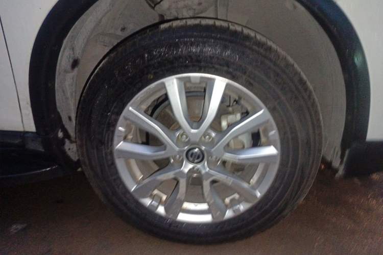 Used Nissan X-Trail 2017 2.0L CVT Comfort Edition 2WD Right Front Wheel Hub