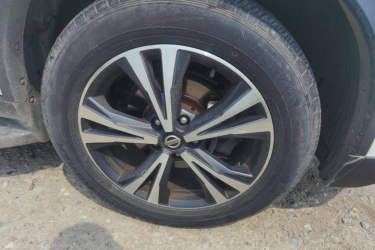 Used Nissan X-Trail 2017 2.5L CVT Luxury Edition 4WD Right Front Wheel Hub