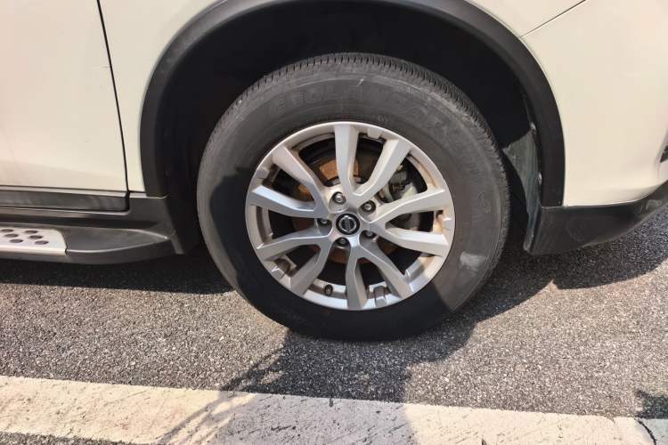 Used Nissan X-Trail 2017 2.0L CVT Comfort Edition 2WD Right Front Wheel Hub
