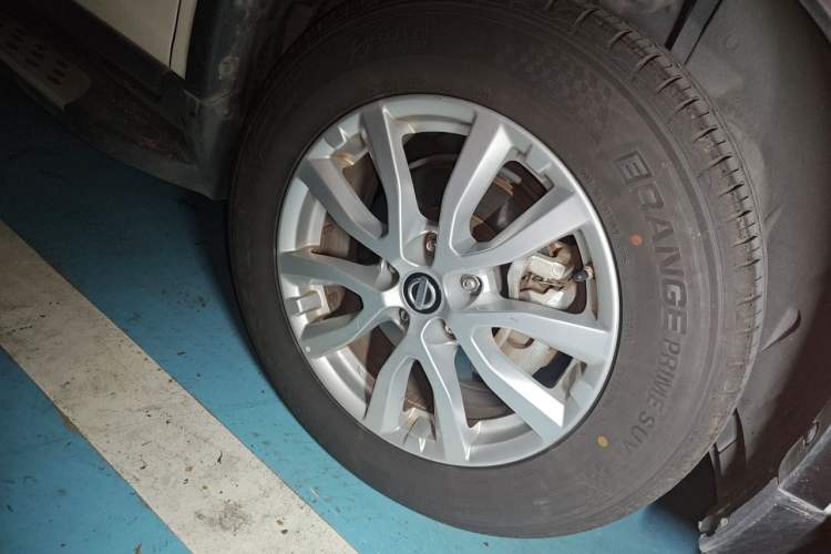 Used Nissan X-Trail 2017 2.0L CVT Comfort Edition 2WD Right Front Wheel Hub