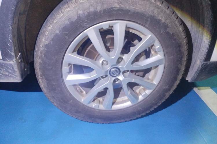 Used Nissan X-Trail 2017 2.0L CVT Comfort Edition 2WD Right Front Wheel Hub