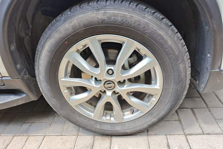Used Nissan X-Trail 2017 2.0L CVT Comfort Edition 2WD Right Front Wheel Hub