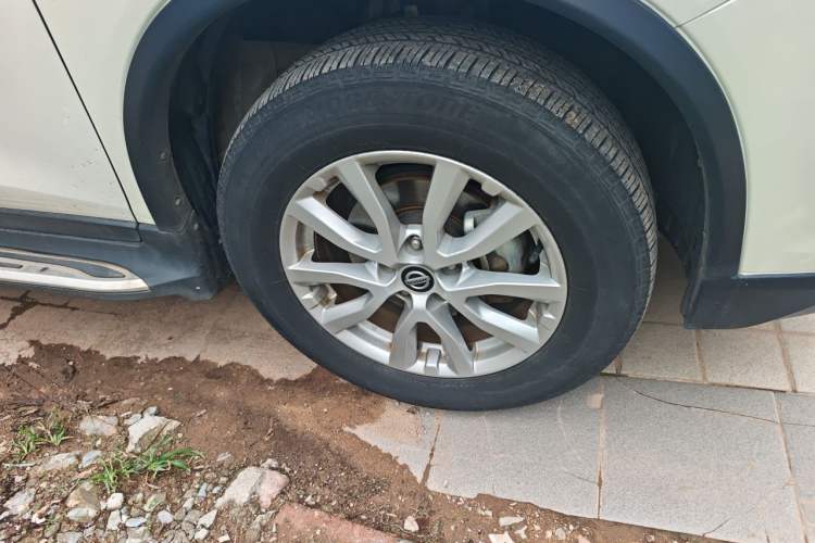 Used Nissan X-Trail 2017 2.0L CVT Comfort Edition 2WD Right Front Wheel Hub