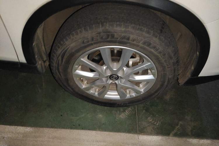 Used Nissan X-Trail 2017 2.0L CVT Comfort Edition 2WD Right Front Wheel Hub