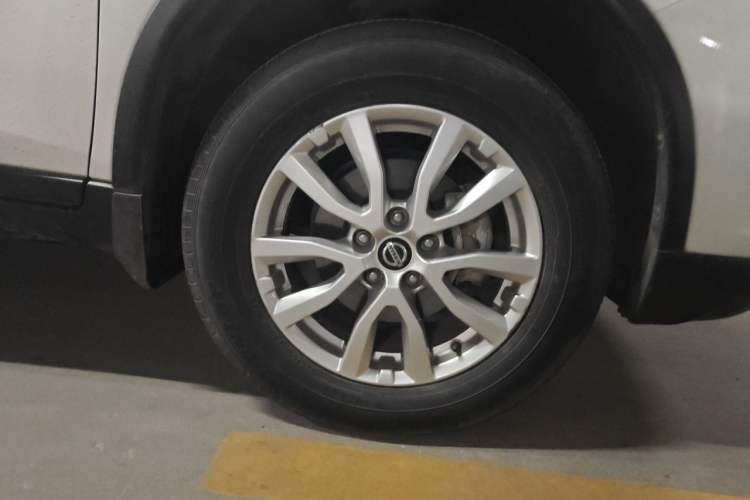 Used Nissan X-Trail 2017 2.0L CVT Comfort Edition 2WD Right Front Wheel Hub