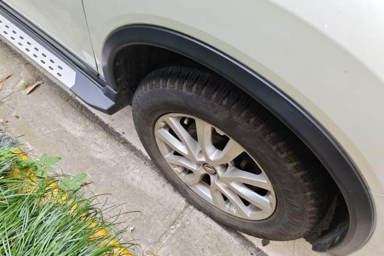 Used Nissan X-Trail 2017 2.0L CVT Comfort Edition 2WD Right Front Wheel Hub