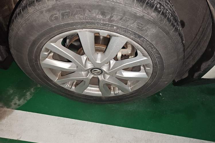 Used Nissan X-Trail 2017 2.0L CVT Comfort Edition 2WD Right Front Wheel Hub