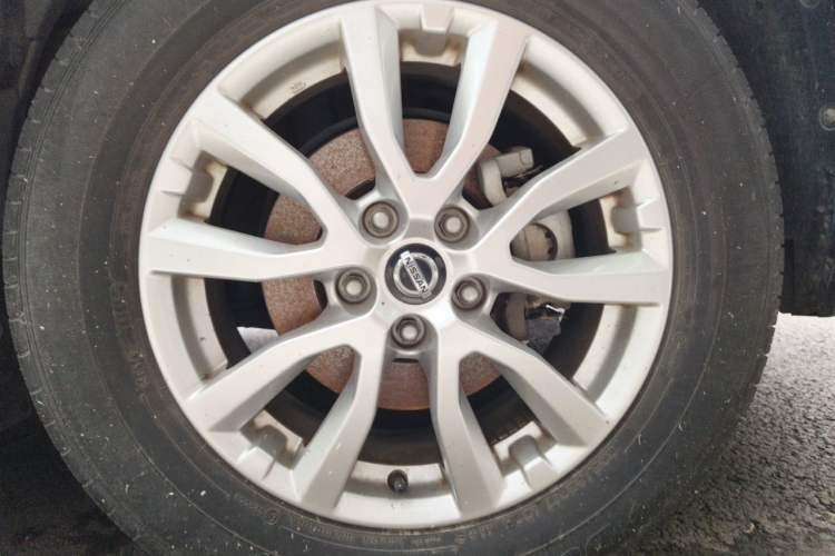 Used Nissan X-Trail 2017 2.0L CVT Comfort Edition 2WD Right Front Wheel Hub