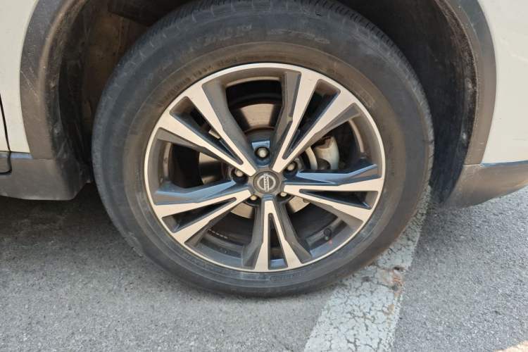 Used Nissan X-Trail 2017 2.5L CVT Luxury Edition 4WD Right Front Wheel Hub