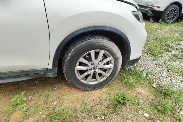 Used Nissan X-Trail 2017 2.0L CVT Comfort Edition 2WD Right Front Wheel Hub
