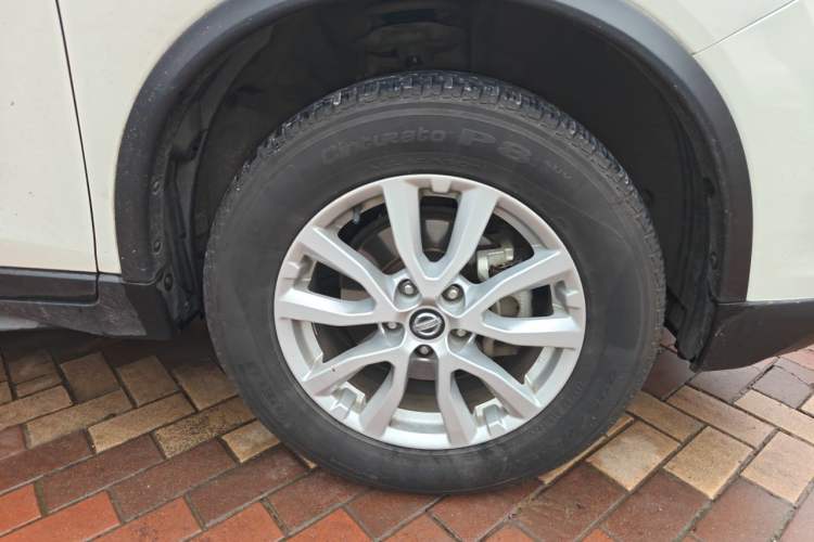 Used Nissan X-Trail 2017 2.0L CVT Comfort Edition 2WD Right Front Wheel Hub