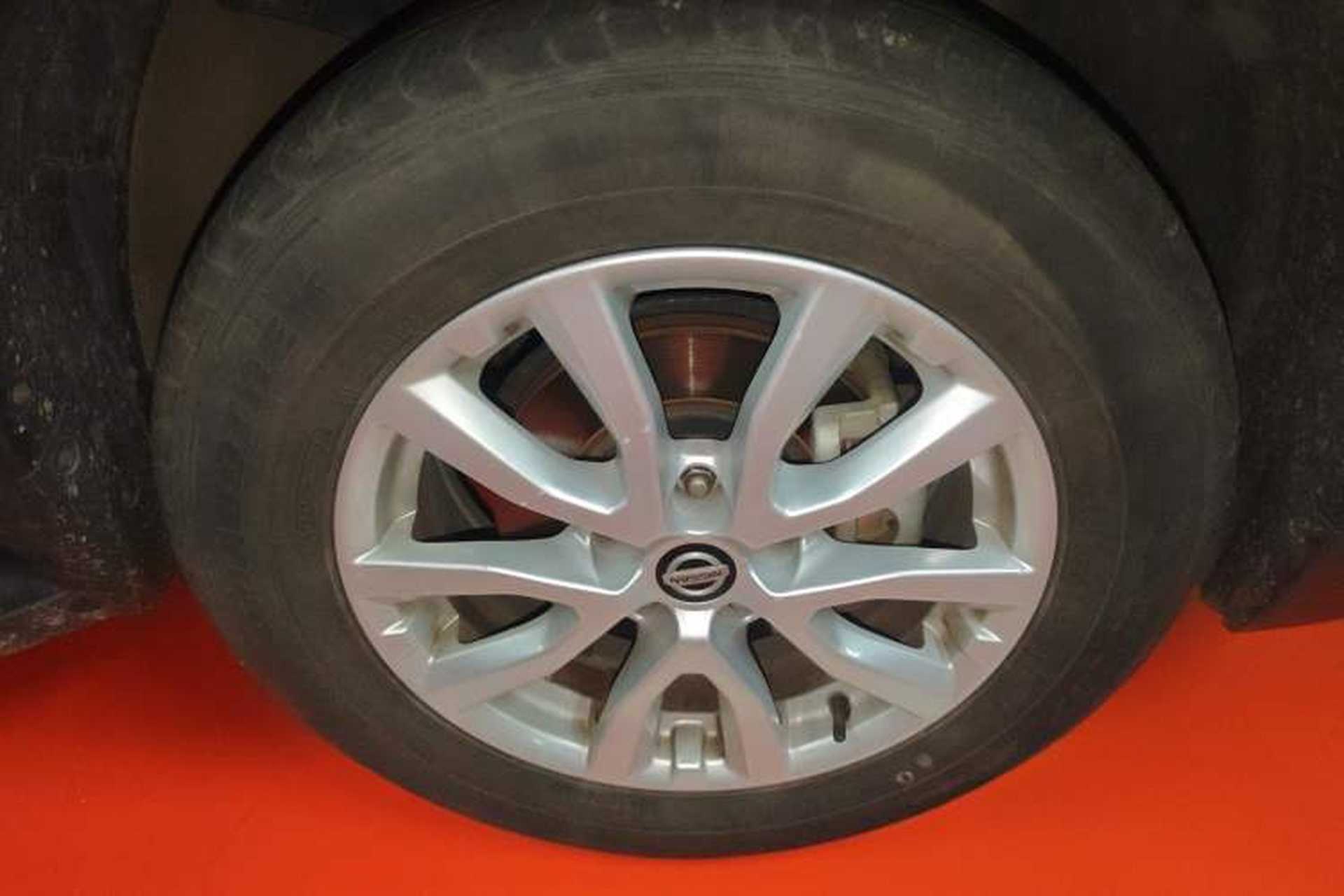 Used Nissan X-Trail 2017 2.0L CVT Comfort Edition 2WD Right Front Wheel Hub