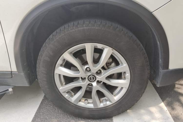 Used Nissan X-Trail 2017 2.0L CVT Comfort Edition 2WD Right Front Wheel Hub