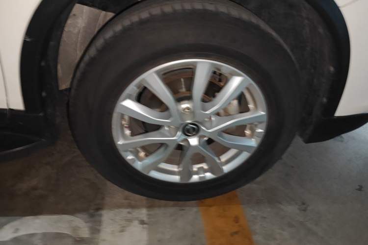 Used Nissan X-Trail 2017 2.0L CVT Comfort Edition 2WD Right Front Wheel Hub