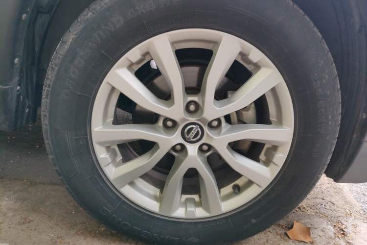 Used Nissan X-Trail 2017 2.0L CVT Comfort Edition 2WD Right Front Wheel Hub