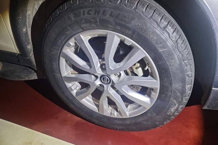 Used Nissan X-Trail 2017 2.0L CVT Comfort Edition 2WD Right Front Wheel Hub
