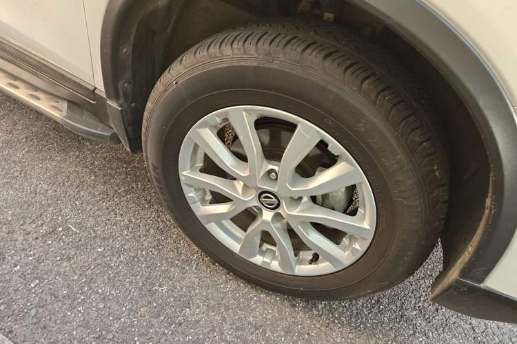 Used Nissan X-Trail 2017 2.0L CVT Comfort Edition 2WD Right Front Wheel Hub