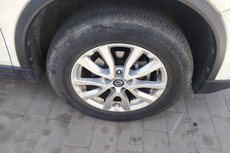 Used Nissan X-Trail 2017 2.0L CVT Comfort Edition 2WD Right Front Wheel Hub