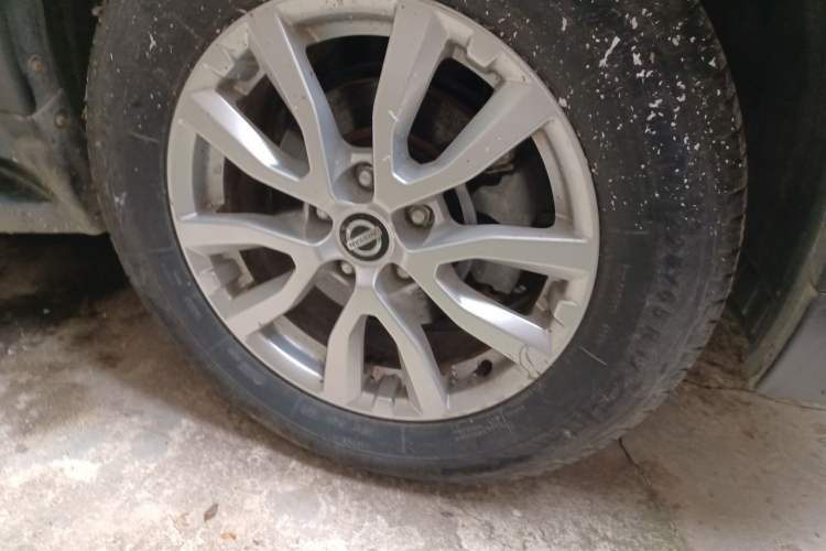 Used Nissan X-Trail 2017 2.0L CVT Comfort Edition 2WD Right Front Wheel Hub