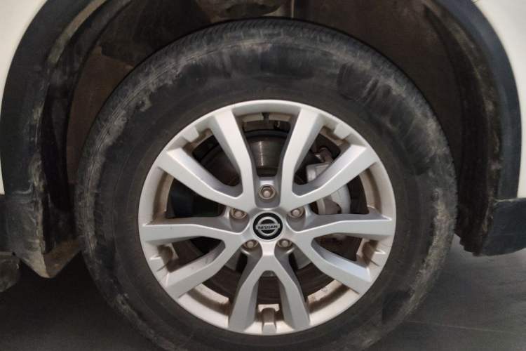 Used Nissan X-Trail 2017 2.0L CVT Comfort Edition 2WD Right Front Wheel Hub