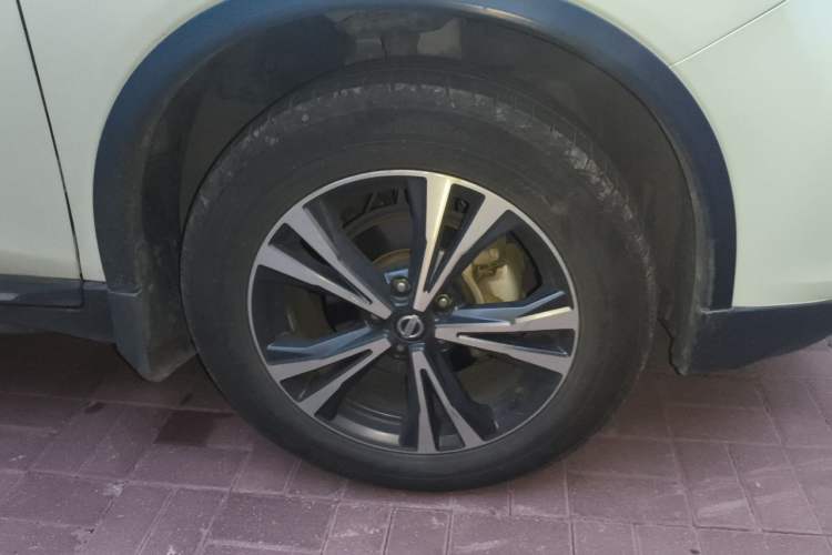 Used Nissan X-Trail 2017 2.5L CVT Luxury Edition 4WD Right Front Wheel Hub