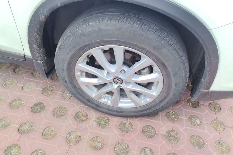 Used Nissan X-Trail 2017 2.0L CVT Comfort Edition 2WD Right Front Wheel Hub