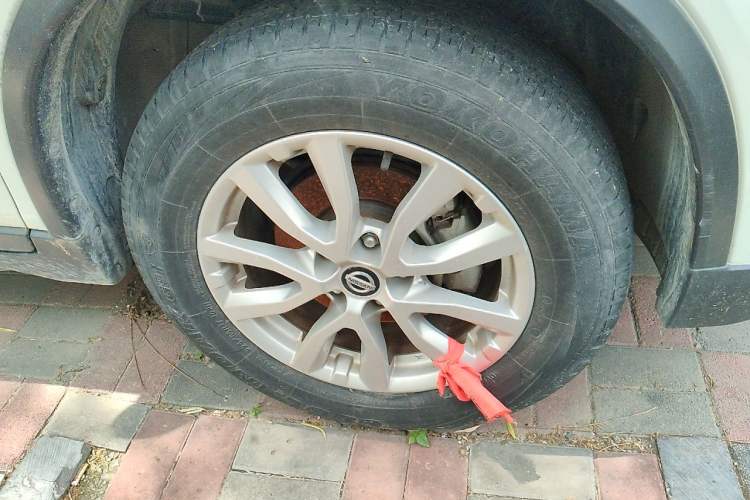 Used Nissan X-Trail 2017 2.0L CVT Comfort Edition 2WD Right Front Wheel Hub