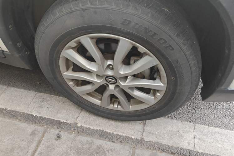 Used Nissan X-Trail 2017 2.0L CVT Comfort Edition 2WD Right Front Wheel Hub