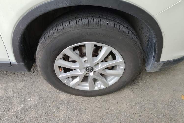 Used Nissan X-Trail 2017 2.0L CVT Comfort Edition 2WD Right Front Wheel Hub