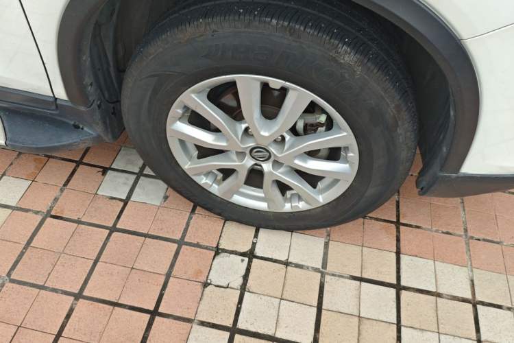 Used Nissan X-Trail 2017 2.0L CVT Comfort Edition 2WD Right Front Wheel Hub
