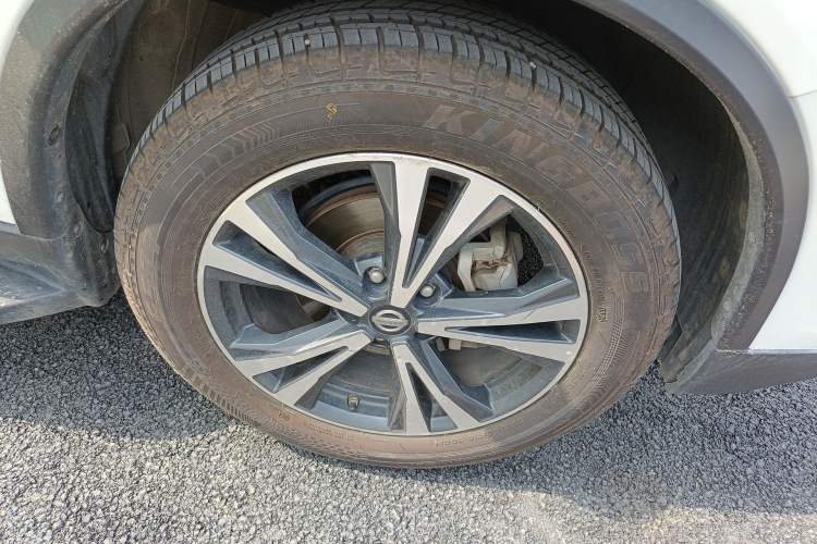 Used Nissan X-Trail 2017 2.5L CVT Luxury Edition 4WD Right Front Wheel Hub