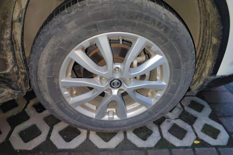 Used Nissan X-Trail 2017 2.0L CVT Comfort Edition 2WD Right Front Wheel Hub