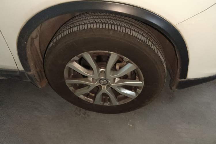 Used Nissan X-Trail 2017 2.0L CVT Comfort Edition 2WD Right Front Wheel Hub