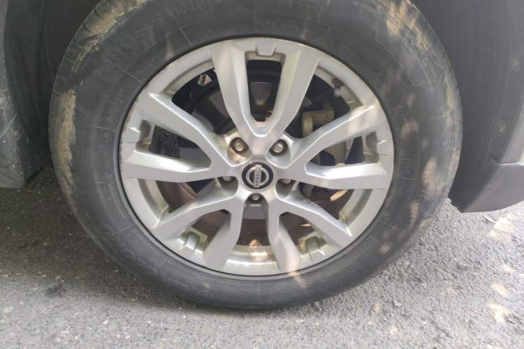 Used Nissan X-Trail 2017 2.0L CVT Comfort Edition 2WD Right Front Wheel Hub