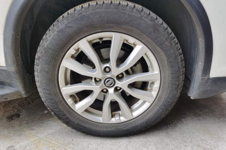 Used Nissan X-Trail 2017 2.0L CVT Comfort Edition 2WD Right Front Wheel Hub