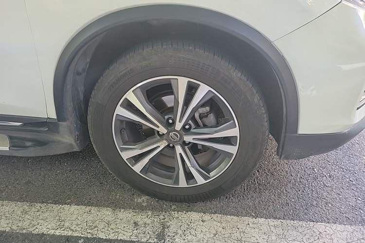 Used Nissan X-Trail 2017 2.5L CVT Leading Edition 4WD Right Front Wheel Hub