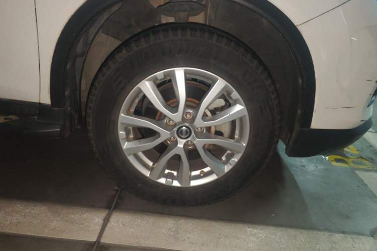 Used Nissan X-Trail 2017 2.0L CVT 7-Seater Comfort Edition 2WD Right Front Wheel Hub