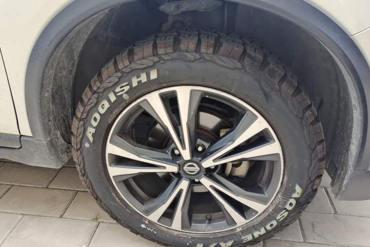 Used Nissan X-Trail 2017 2.5L CVT Luxury Edition 4WD Right Front Wheel Hub