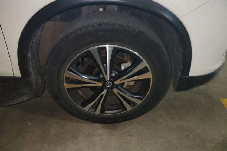 Used Nissan X-Trail 2017 2.5L CVT Luxury Edition 4WD Right Front Wheel Hub