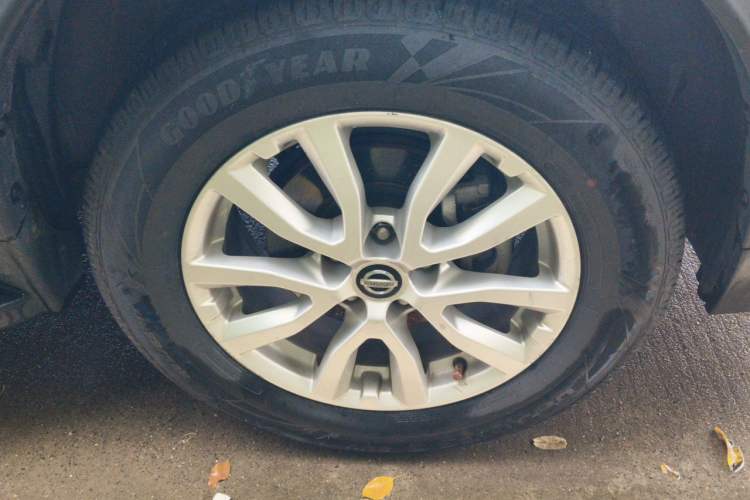Used Nissan X-Trail 2017 2.0L CVT Comfort Edition 2WD Right Front Wheel Hub