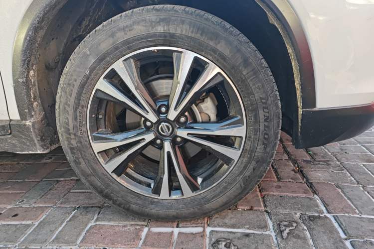 Used Nissan X-Trail 2017 2.5L CVT Luxury Edition 4WD Right Front Wheel Hub