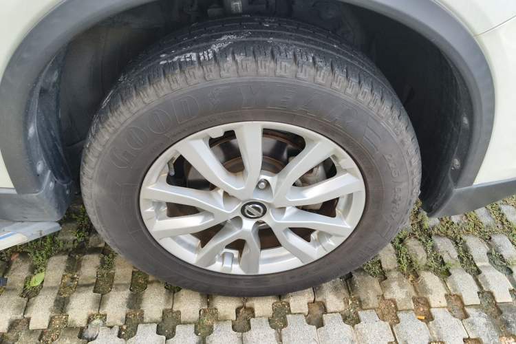 Used Nissan X-Trail 2017 2.0L CVT Comfort Edition 2WD Right Front Wheel Hub