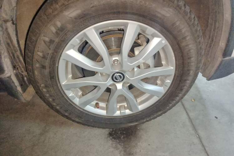Used Nissan X-Trail 2017 2.0L CVT Comfort Edition 2WD Right Front Wheel Hub