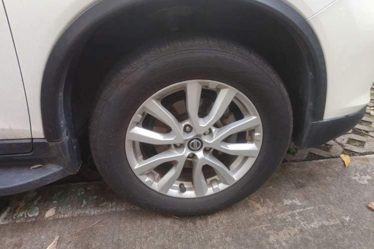 Used Nissan X-Trail 2017 2.0L CVT Comfort Edition 2WD Right Front Wheel Hub