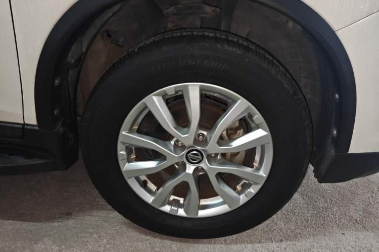Used Nissan X-Trail 2017 2.0L CVT Comfort Edition 2WD Right Front Wheel Hub